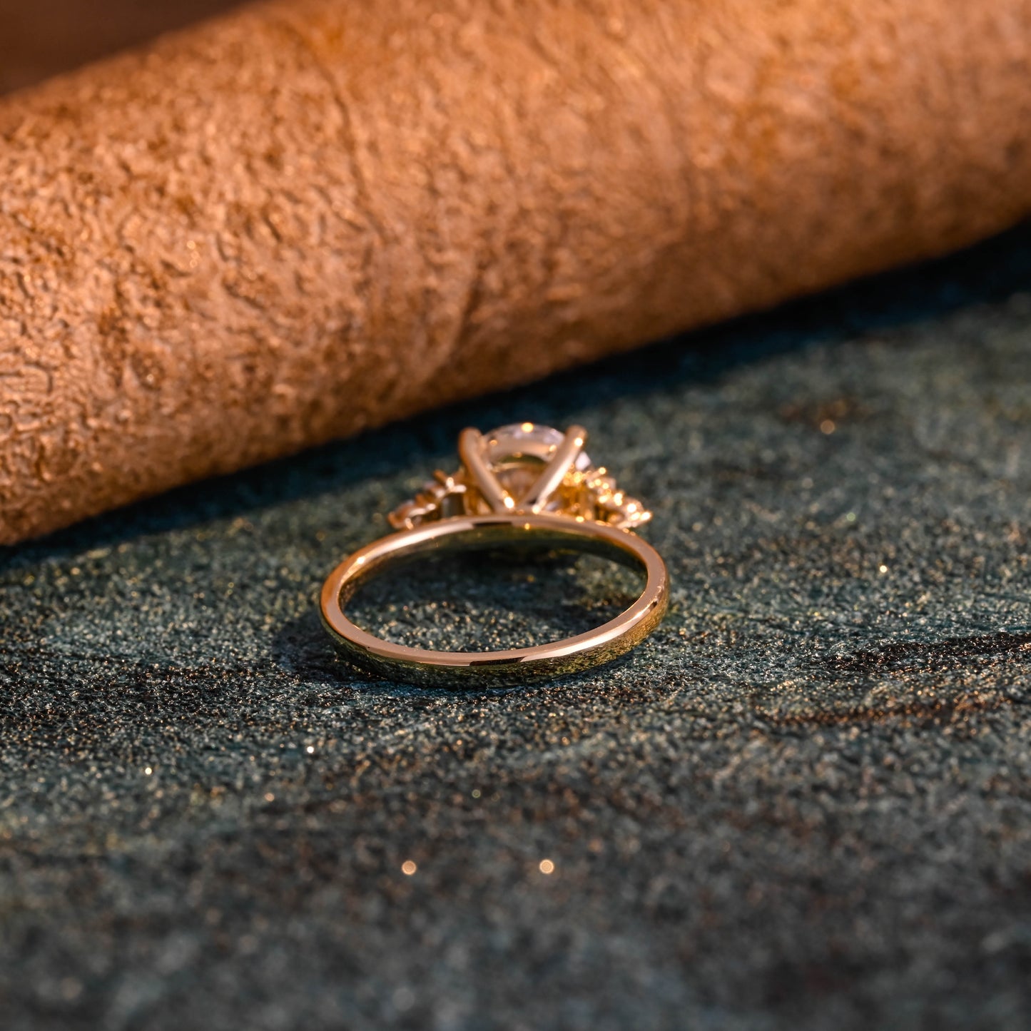 round-cut-lab-grown-diamond-engagement-ring-wedding-ring-bridal-ring