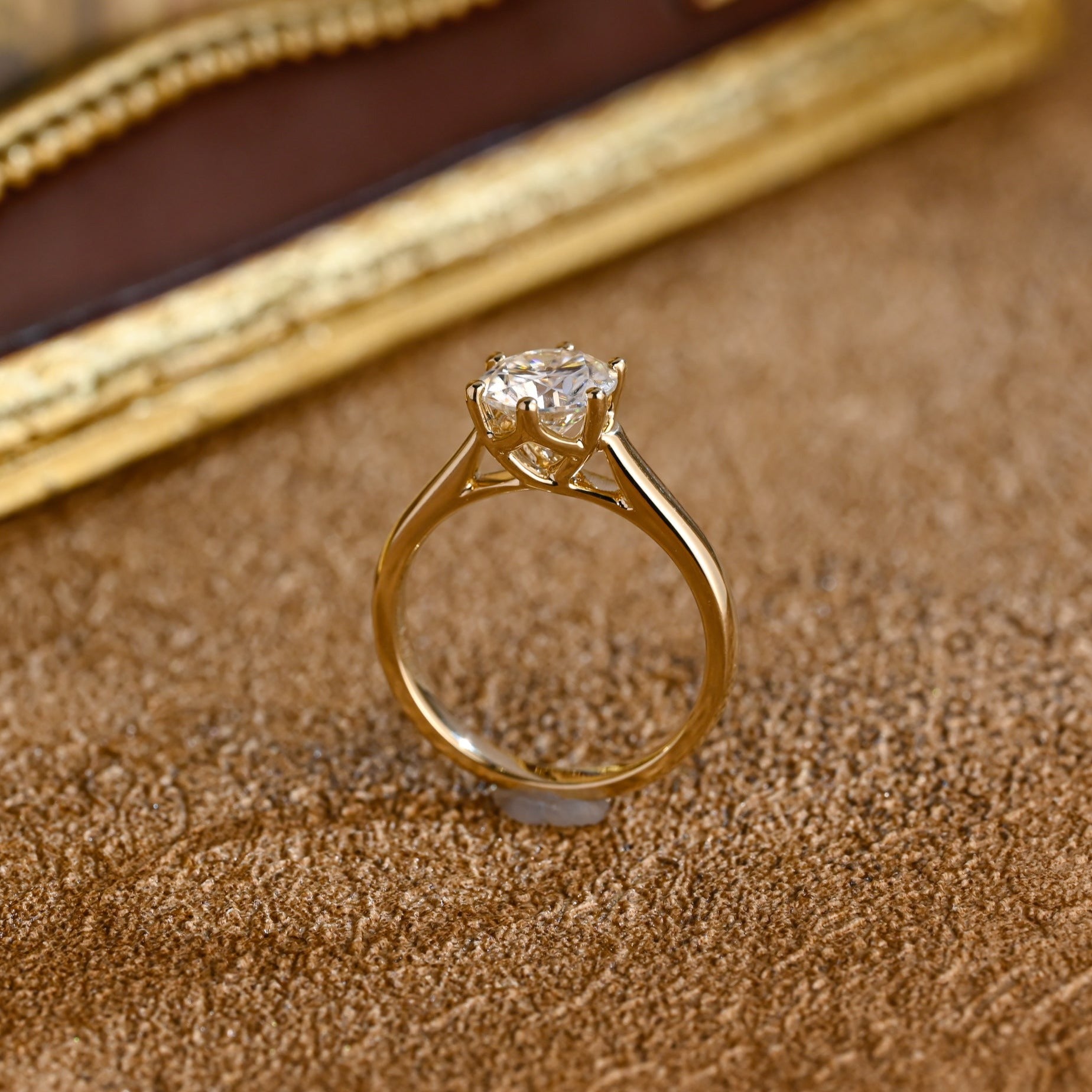 round-diamond-wedding-ring-engagement-ring