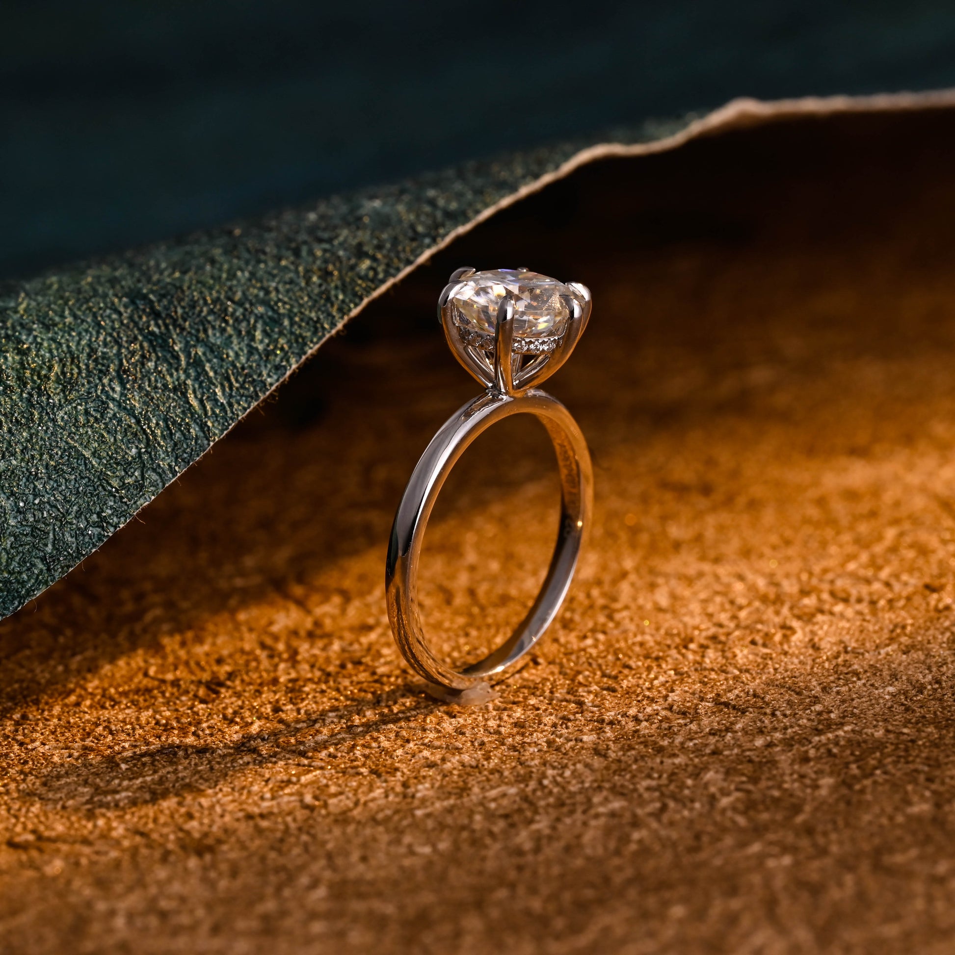 hidden-halo-round-cut-lab-grown-diamond-wedding-engagement-ring