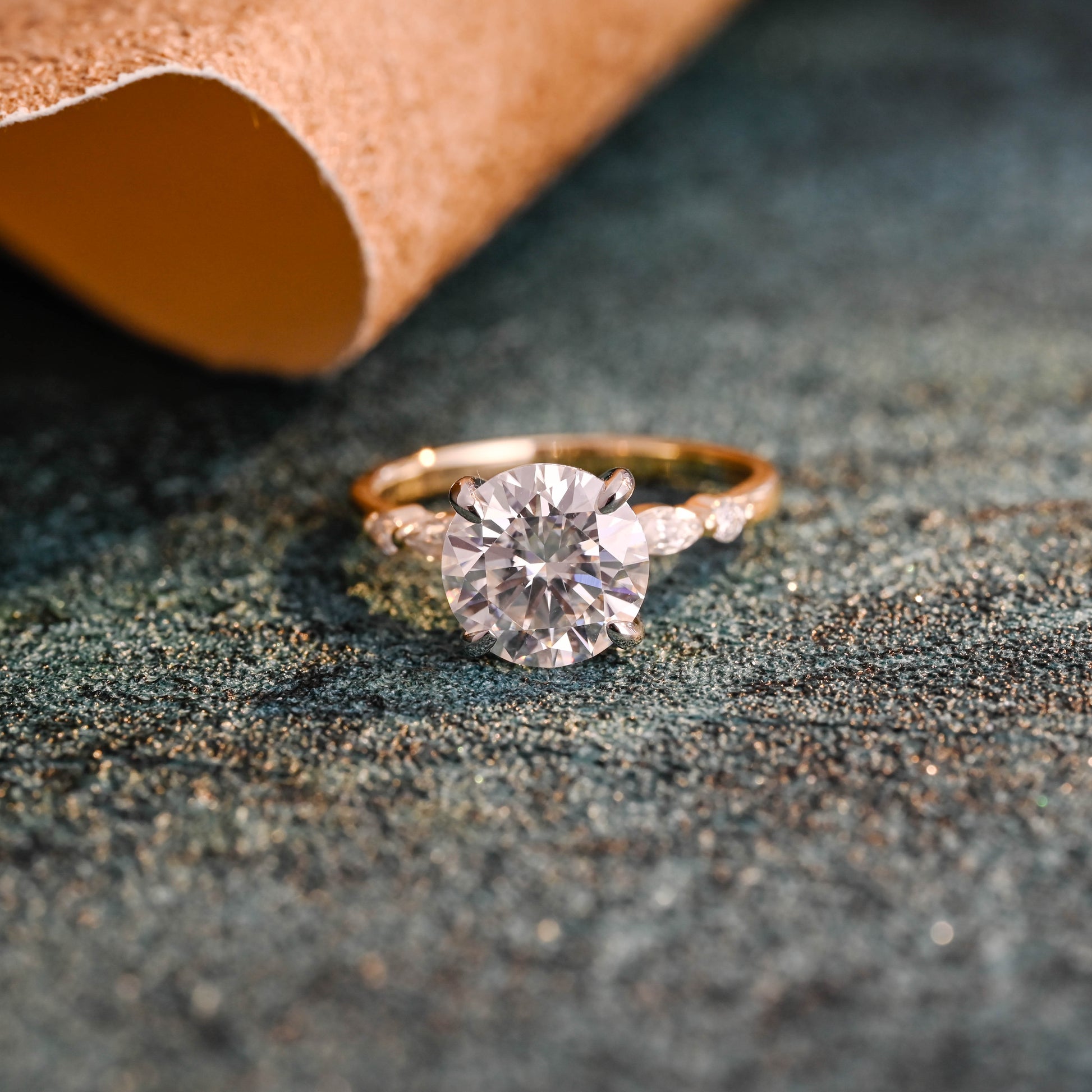 round-cut-lab-grown-diamond-engagement-wedding-ring-two-tone-ring