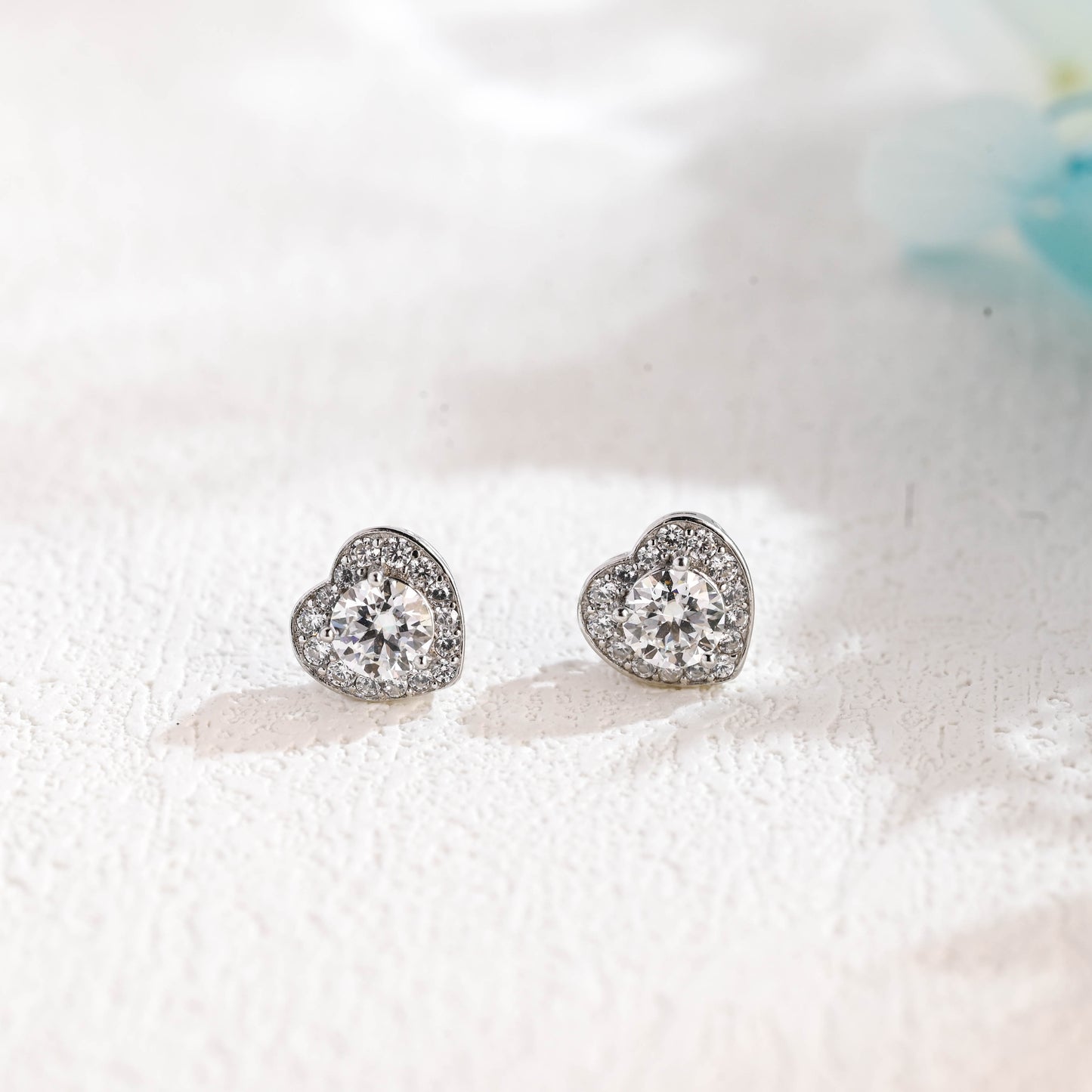 round-cut-heart-shaped-moissanite-earring-studs-romantic-earrings