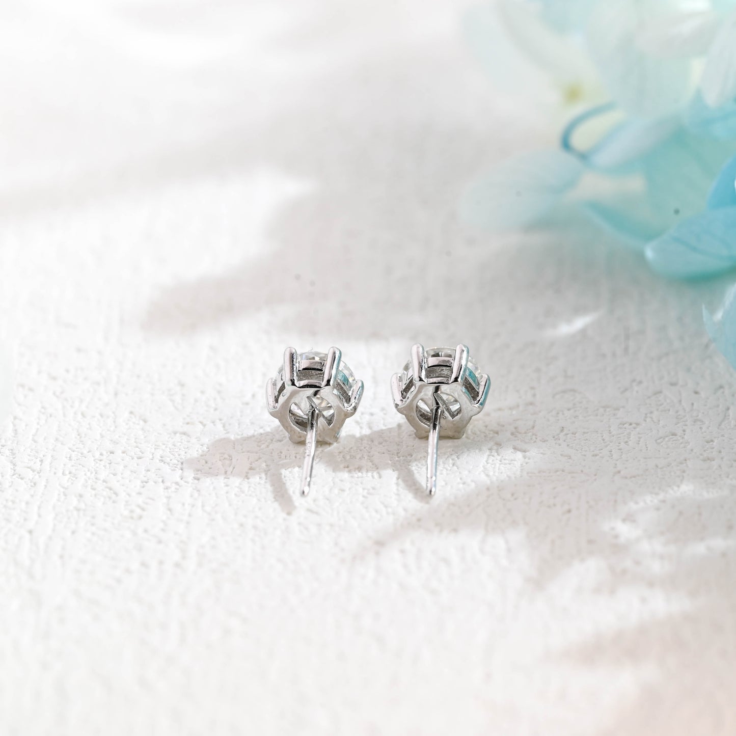 round-cut-moissanite-earring-studs