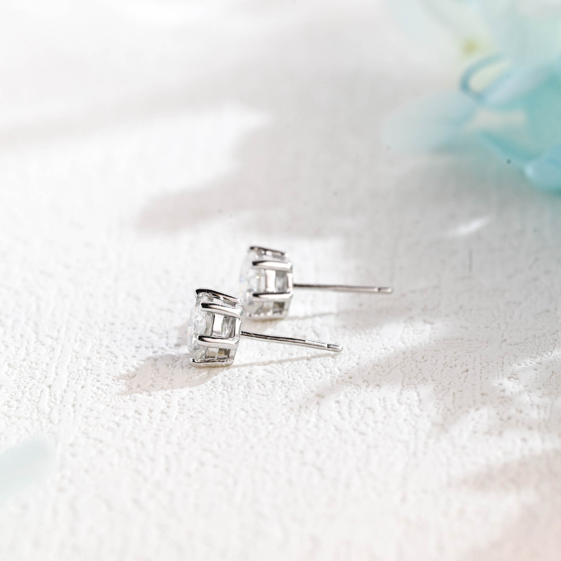 round-cut-moissanite-earring-studs