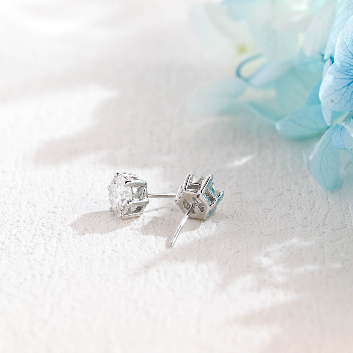 round-cut-moissanite-earring-studs