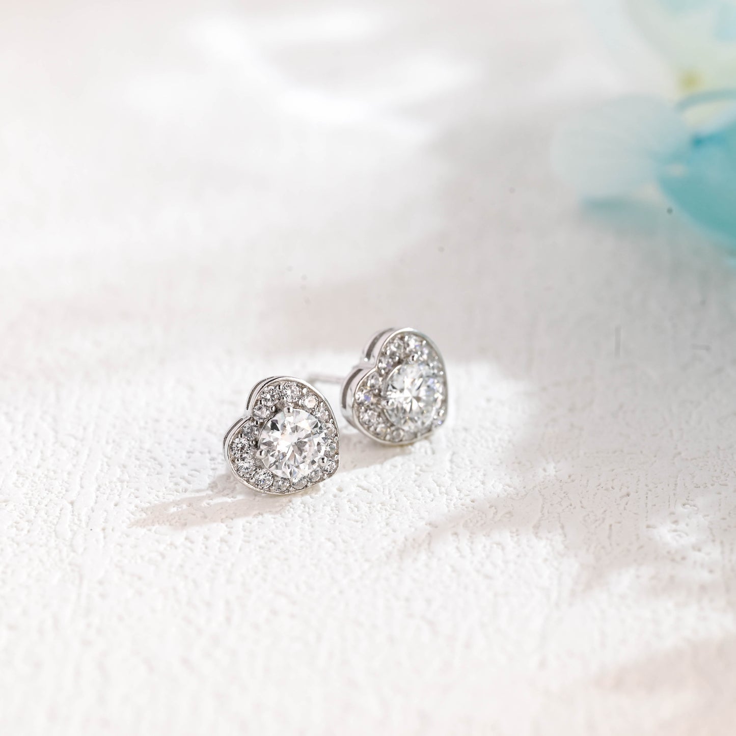 round-cut-heart-shaped-moissanite-earring-studs-romantic-earrings