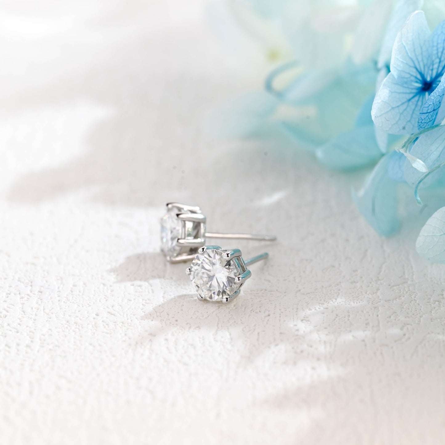 round-cut-moissanite-earring-studs