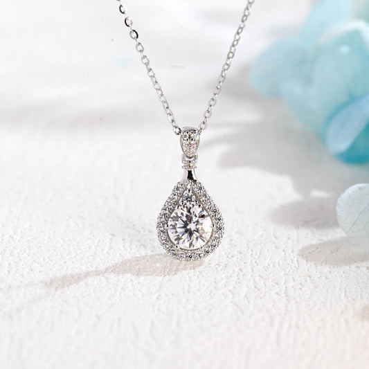 round-cut-moissanite-pendant-tear-drop-necklace