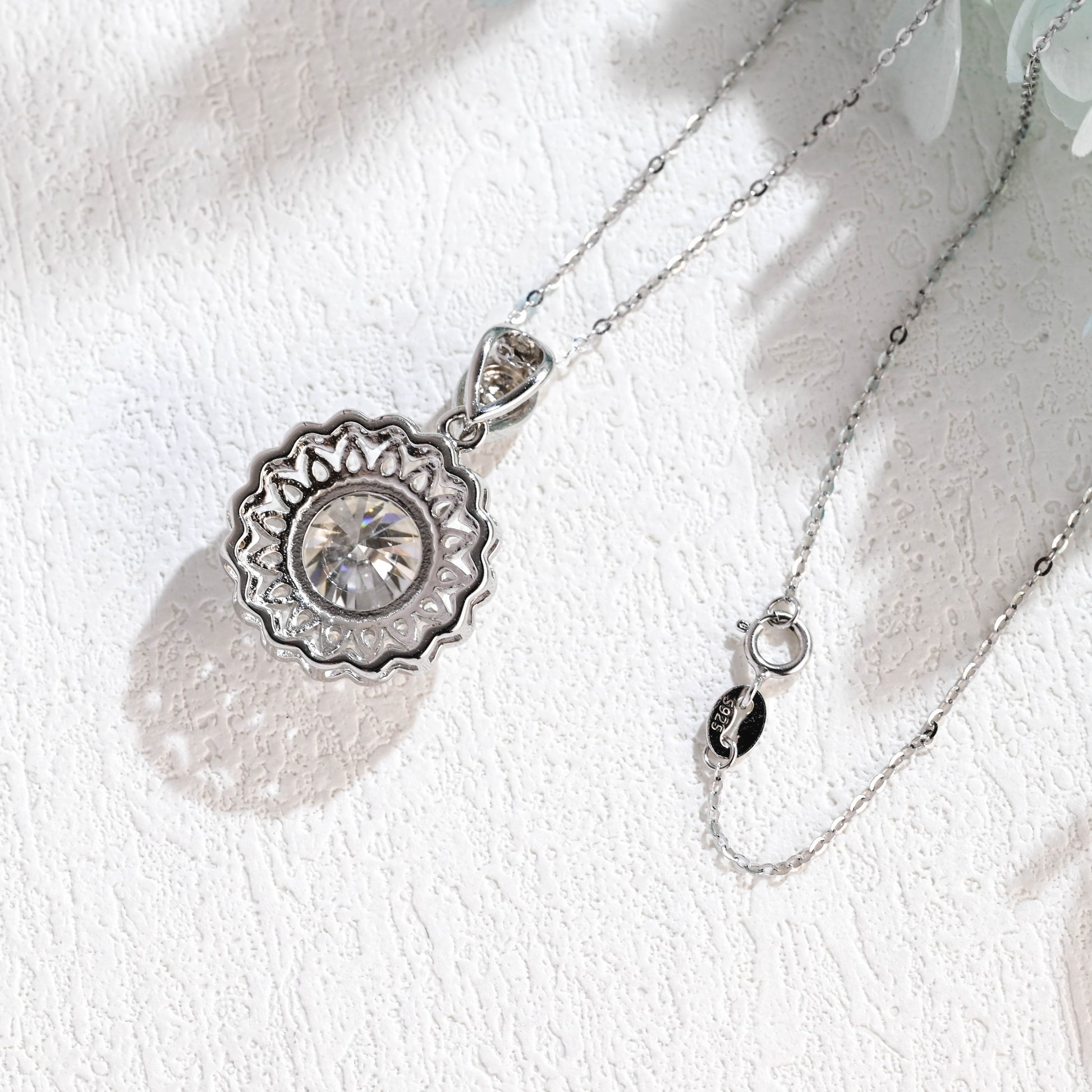 round-cut-moissanite-halo-pendant-vintage-style-necklace