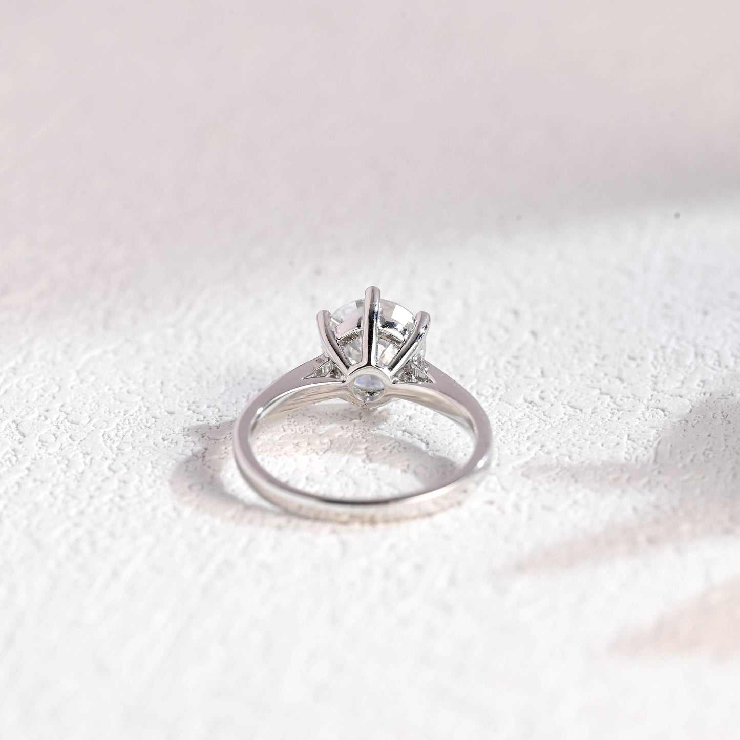 round-cut-moissanite-wedding-ring-solitaire-engagement-ring