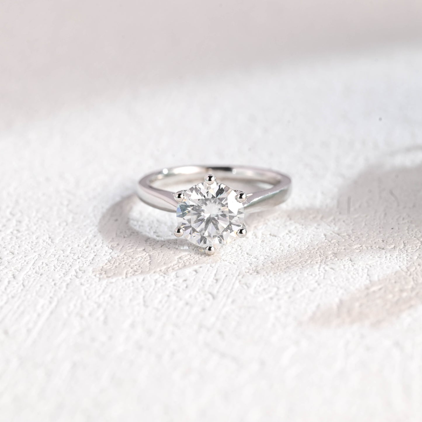 round-cut-moissanite-wedding-ring-solitaire-engagement-ring