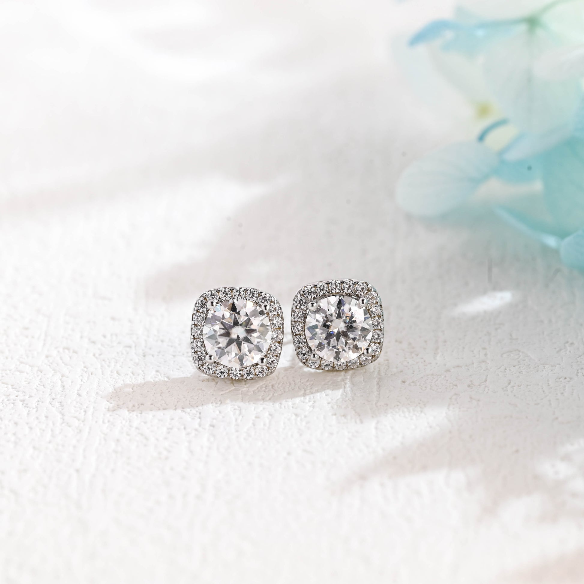 round-cut-moissanite-studs-wedding-gifts-for-her