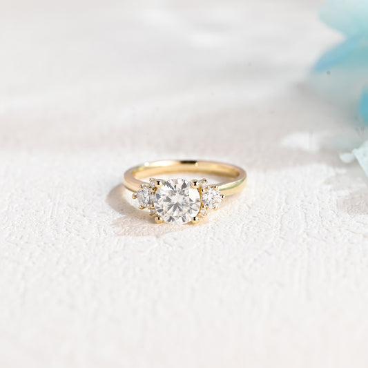 round-cut-moissanite-engagement-ring-wedding-ring-three-stone-ring