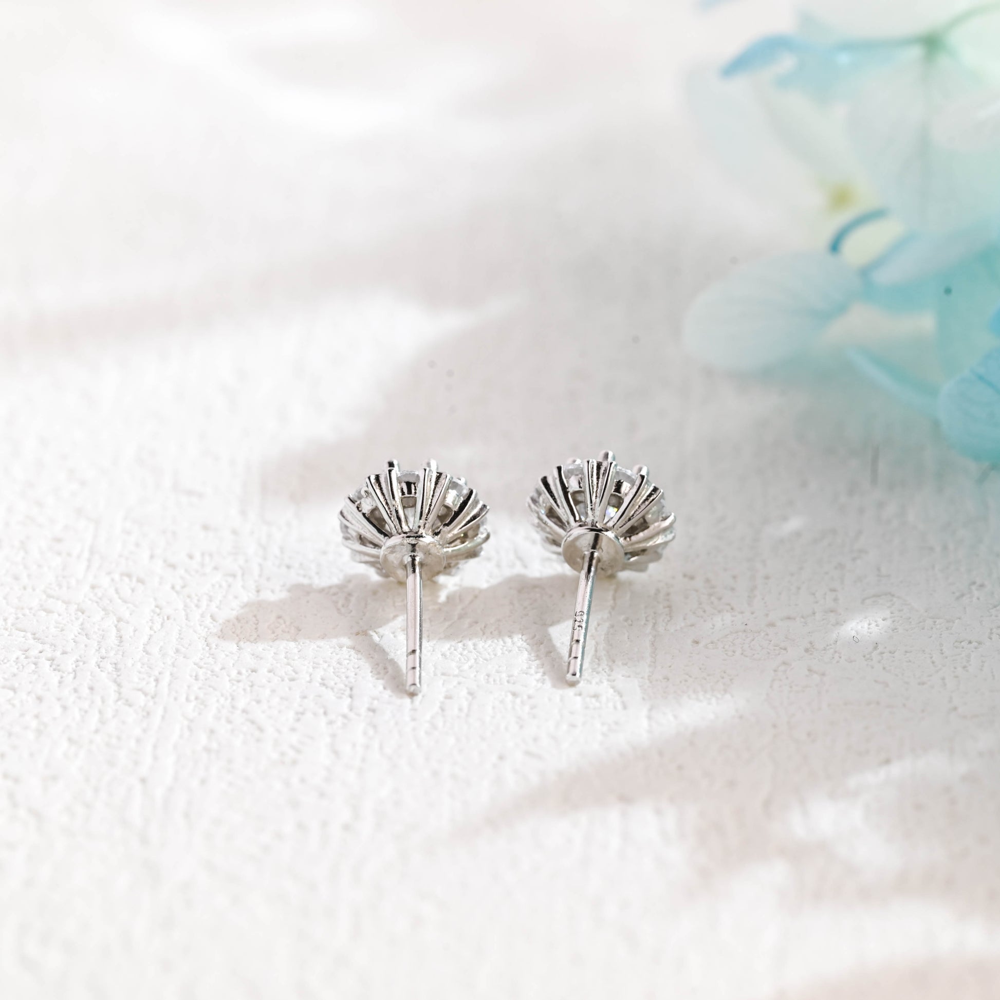 round-cut-snowflake-moissanite-earring-studs