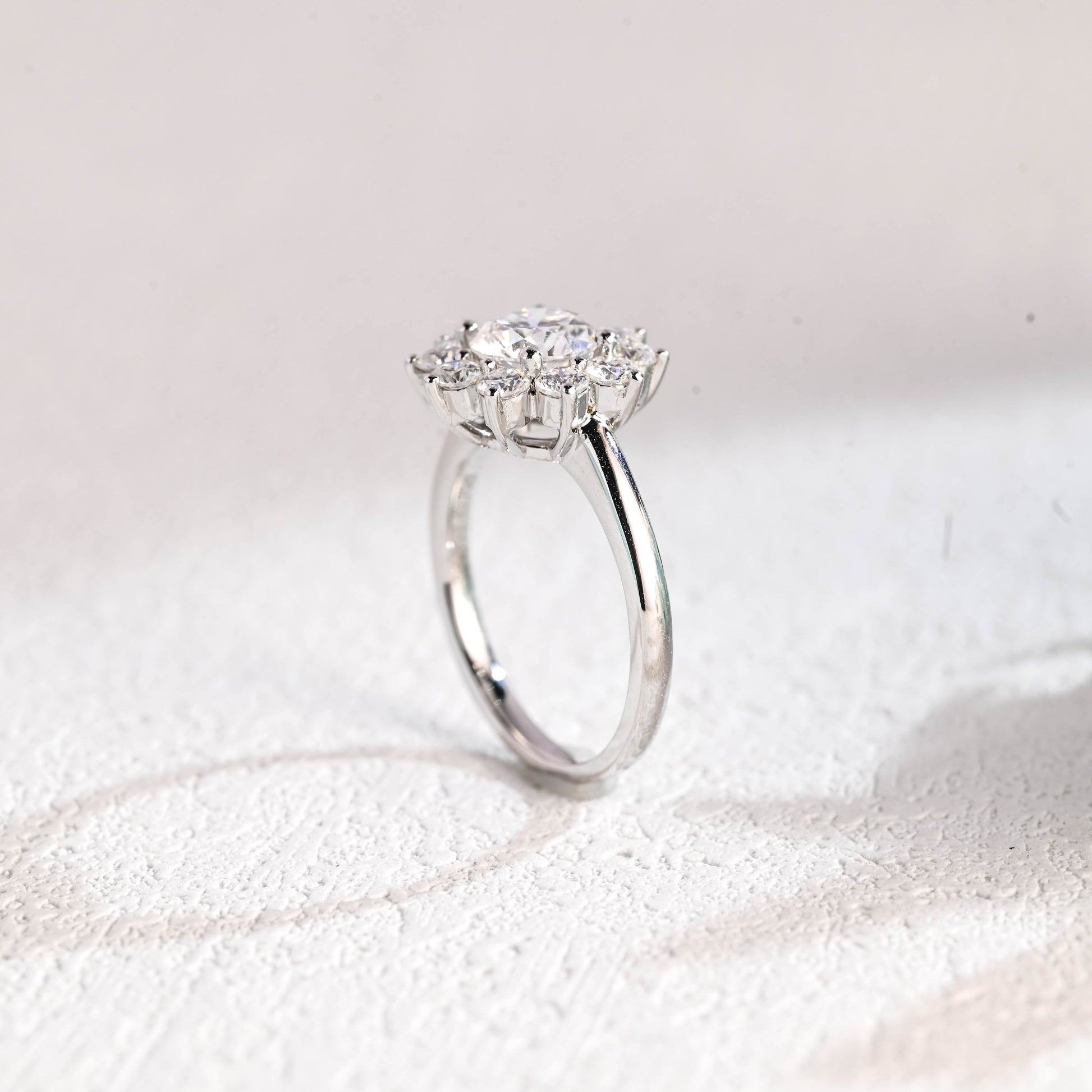 round-cut-moissanite-wedding-ring-engagement-ring-floral-ring