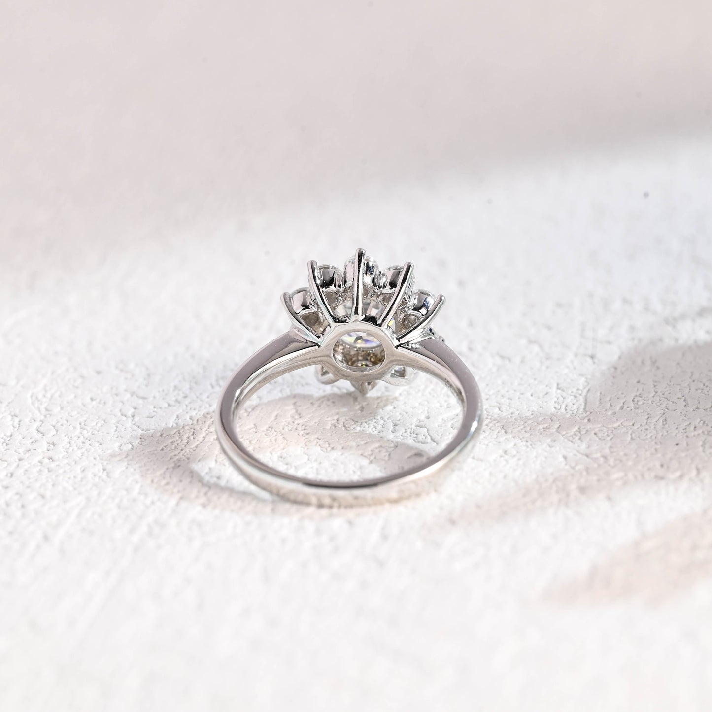 round-cut-moissanite-wedding-ring-engagement-ring-floral-ring