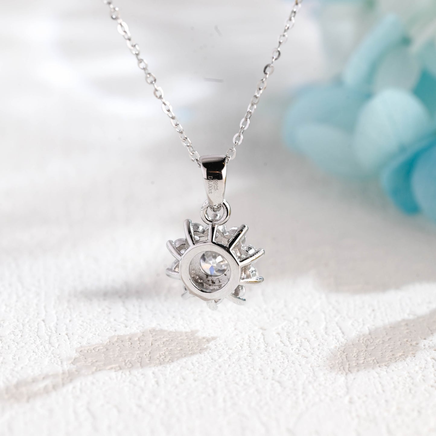 round-cut-sunflower-moissanite-pendant-necklace-halo-pendant