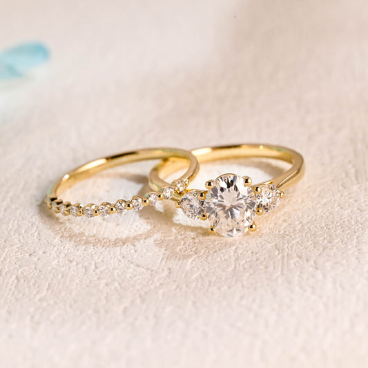 three-stone-oval-wedding-ring-set-moissanite-bridal-set-engagement-ring-set