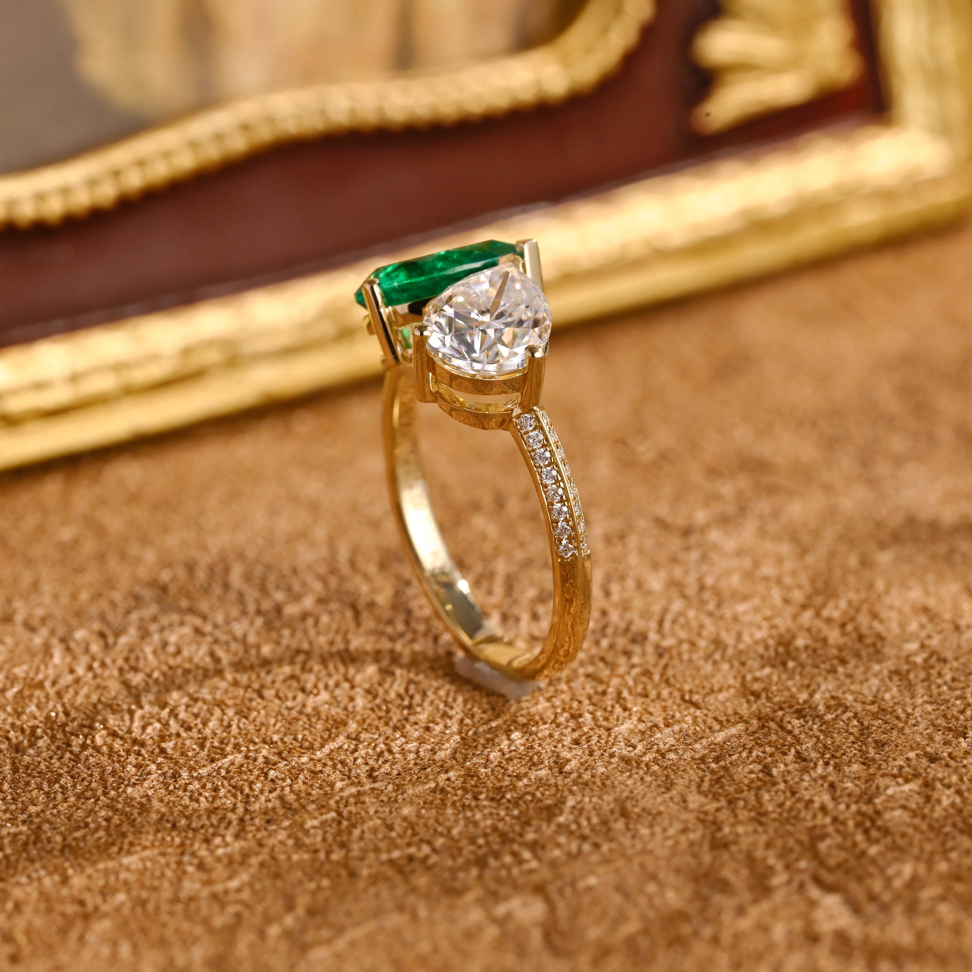 toi-et-moi-diamond-ring-engagement-ring-wedding-ring-emerald-ring