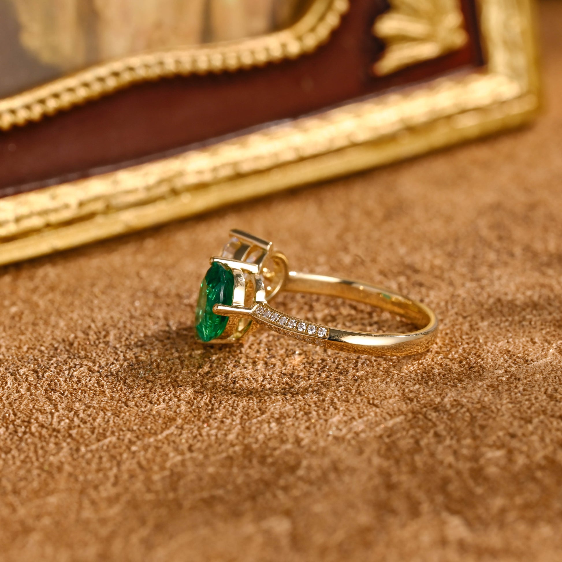 toi-et-moi-diamond-ring-engagement-ring-wedding-ring-emerald-ring